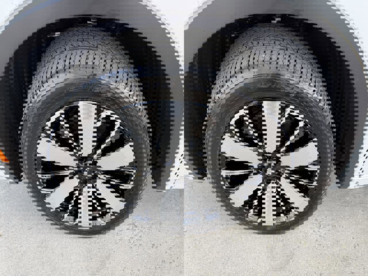 Used 2025 Mitsubishi Outlander SEL image 59