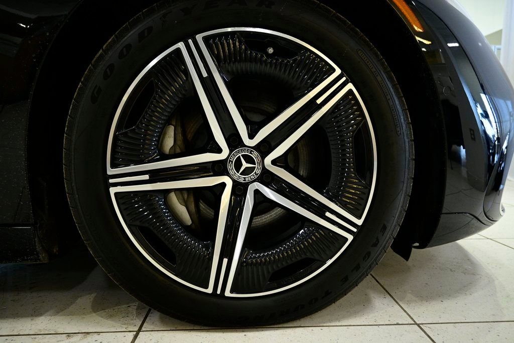 Certified 2022 Mercedes-Benz EQS 580 4MATIC Sedan image 9