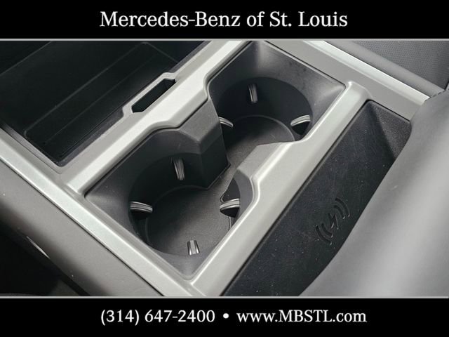 Used 2025 Land Rover Defender 110 V8 AWD/4WD image 35