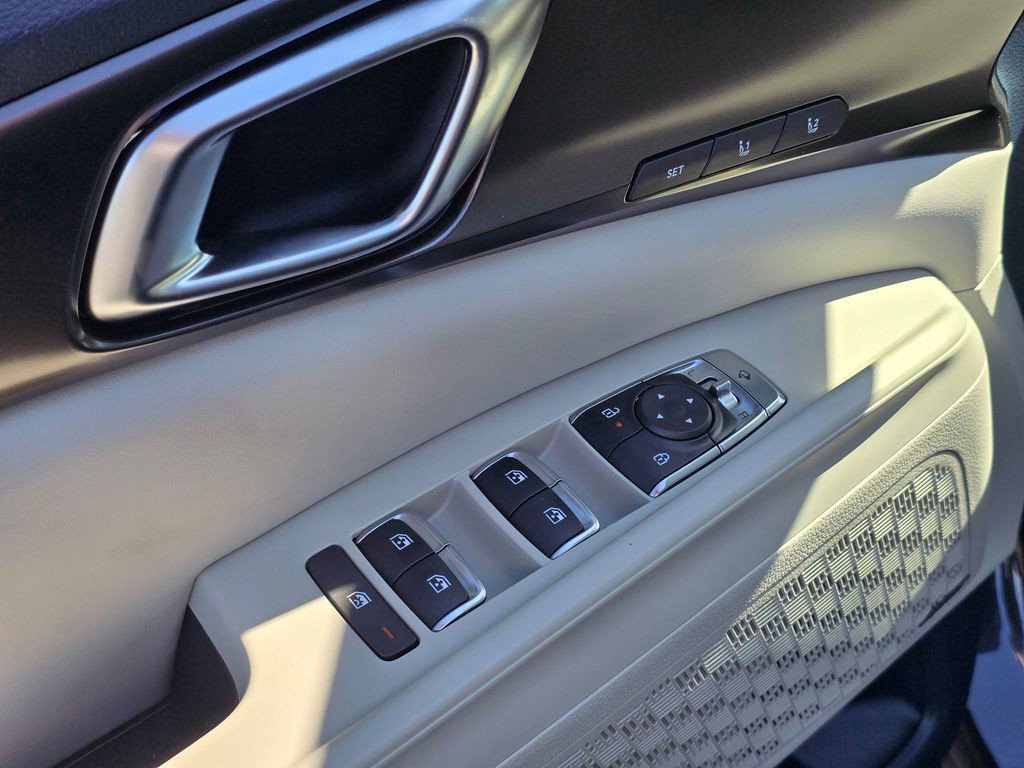 New 2025 Kia Carnival SX Prestige FWD image 23