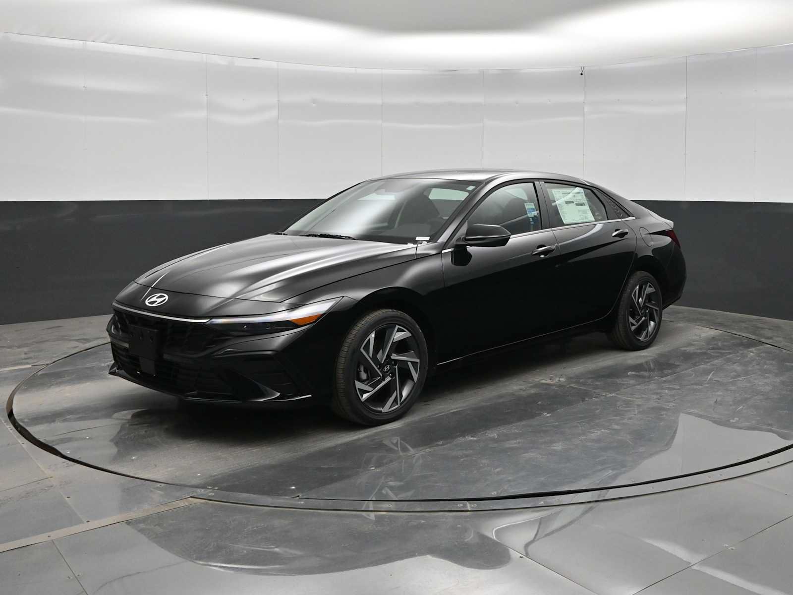 New 2026 Hyundai Elantra Limited FWD image 4