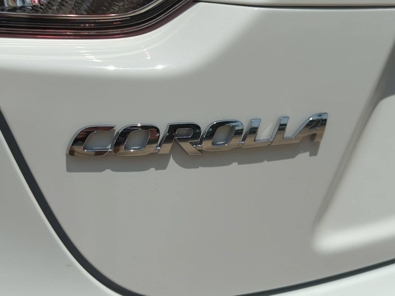 Used 2025 Toyota Corolla LE FWD image 5