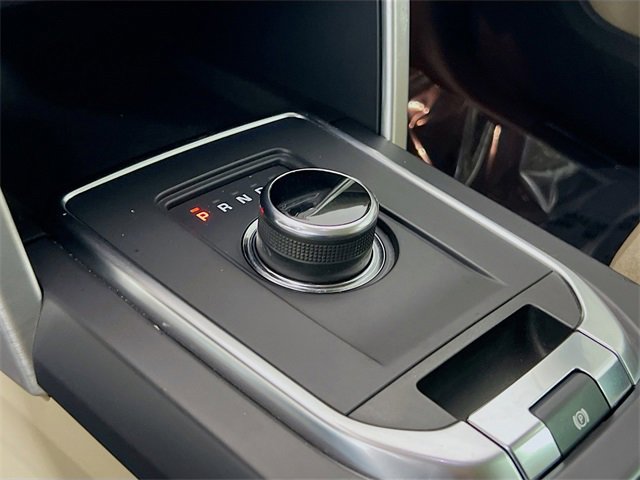 Used 2018 Land Rover Discovery Sport HSE image 17