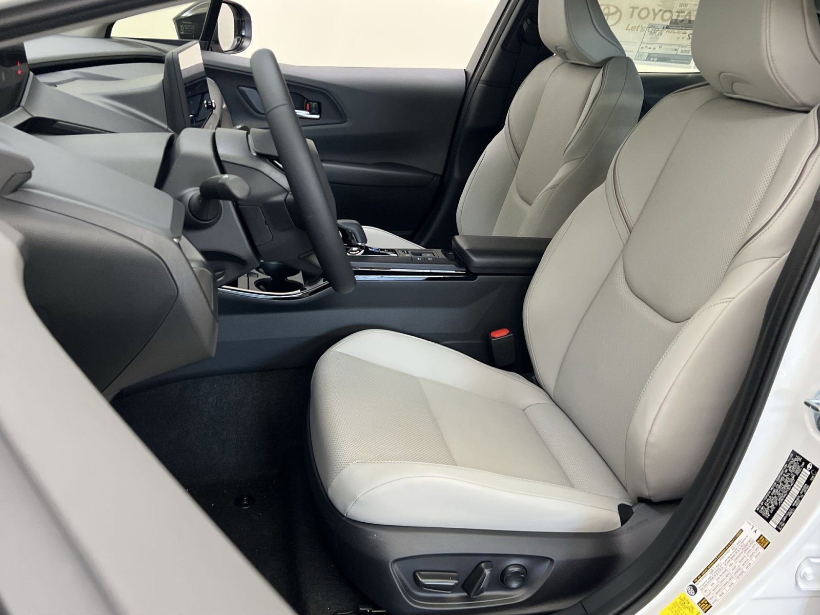 New 2026 Toyota Prius XLE image 7