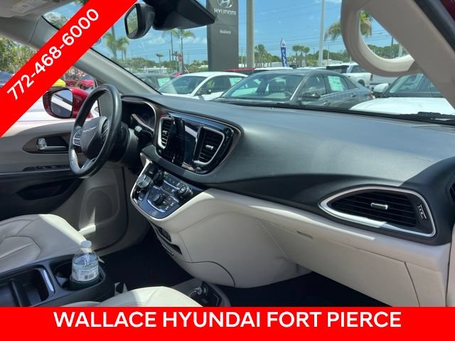 Used 2019 Chrysler Pacifica Touring-L w/ Advanced Safetytec Group FWD image 8
