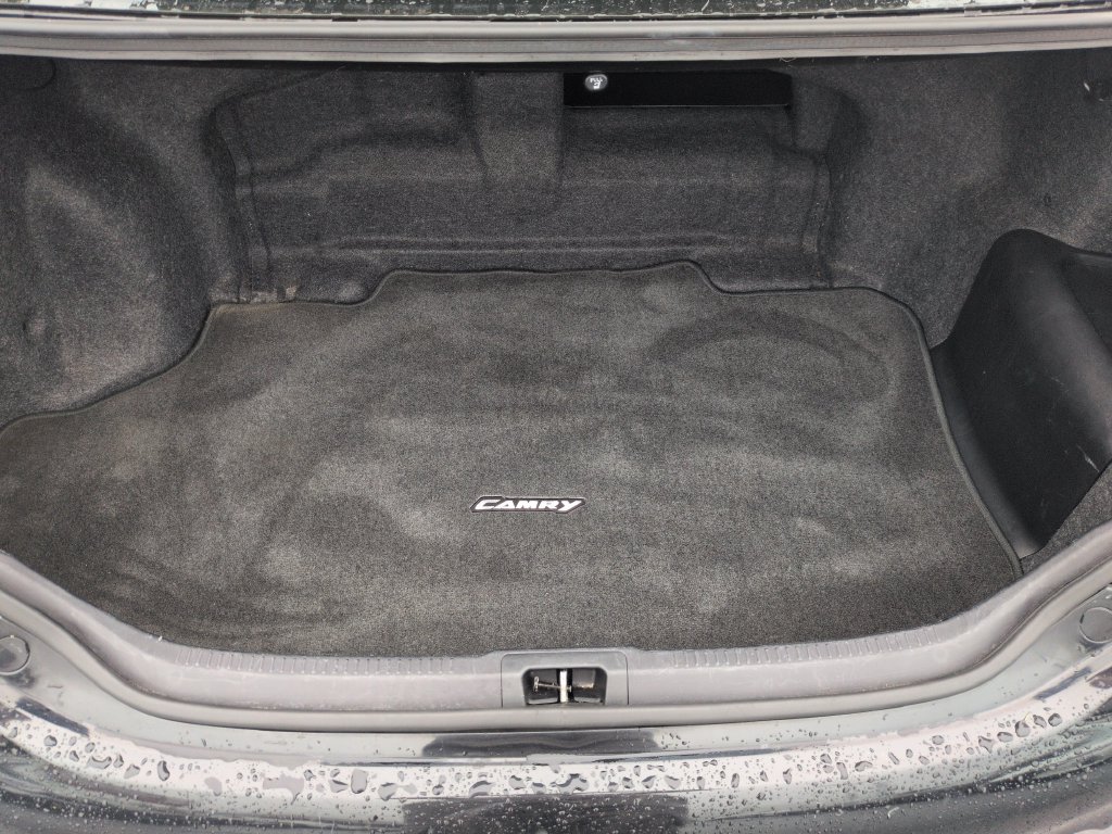 Used 2014 Toyota Camry XLE w/ Leather Package FWD image 24