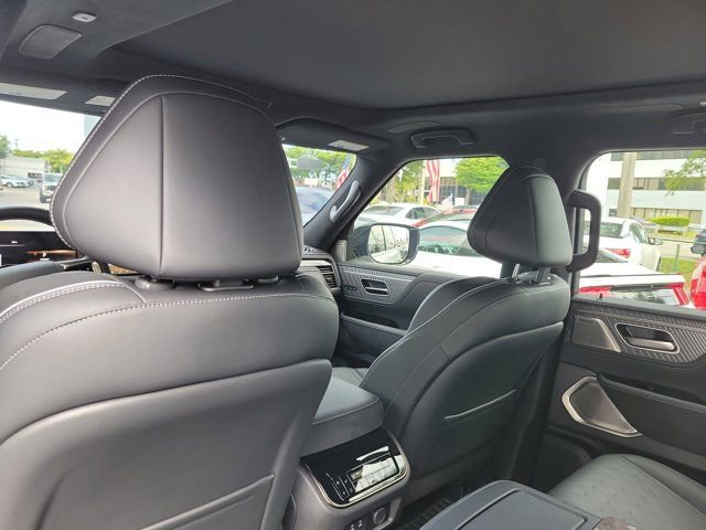 Used 2026 INFINITI QX80 Autograph w/ Premium Cargo Package AWD/4WD image 16