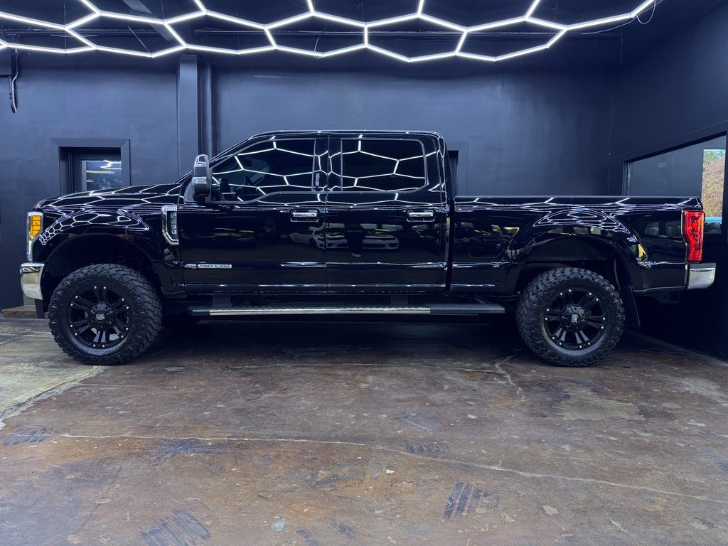 Used 2017 Ford F250 Lariat w/ Chrome Package AWD/4WD image 4