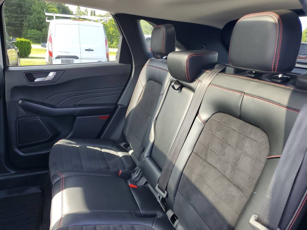 Used 2022 Ford Escape SEL w/ SEL Stealth AWD Package image 31