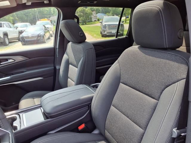 Used 2024 Chevrolet Traverse LT image 7