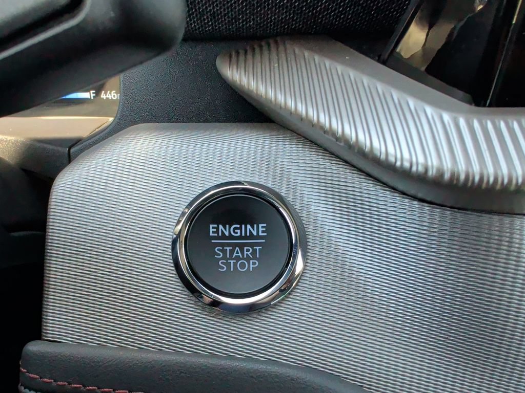 Used 2025 Ford Explorer Active AWD/4WD image 25