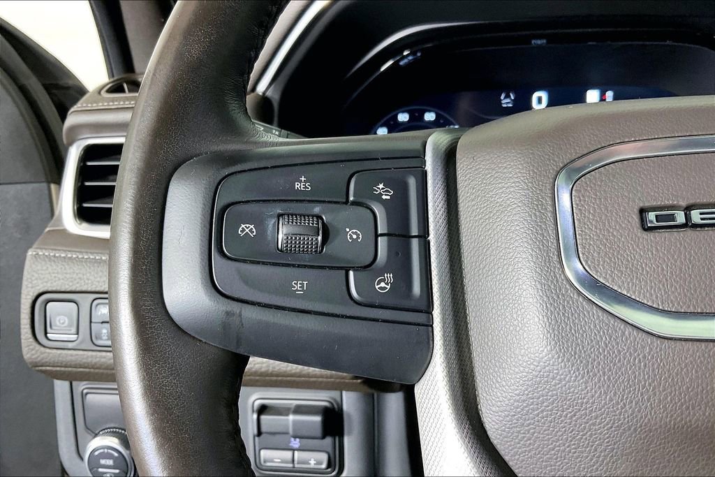 Used 2022 GMC Yukon Denali w/ Denali Premium Package RWD image 26