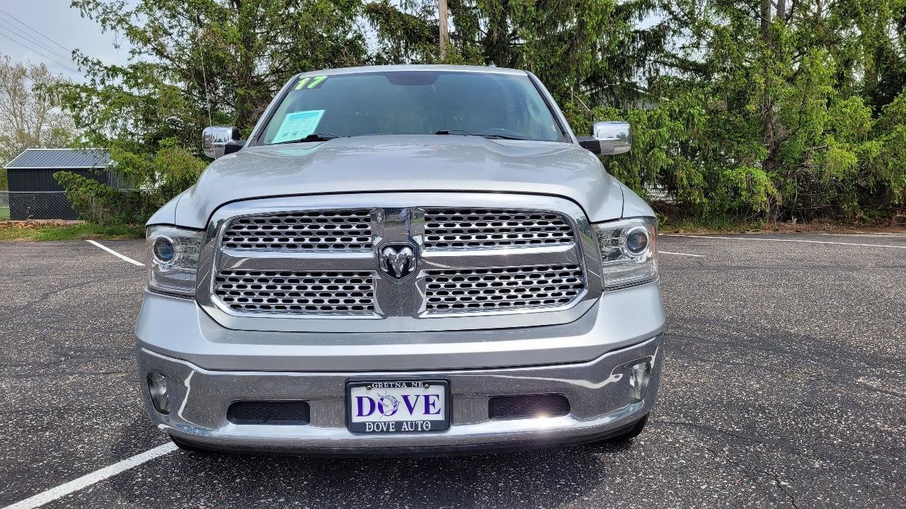 Used 2017 RAM 1500 Laramie AWD/4WD image 4