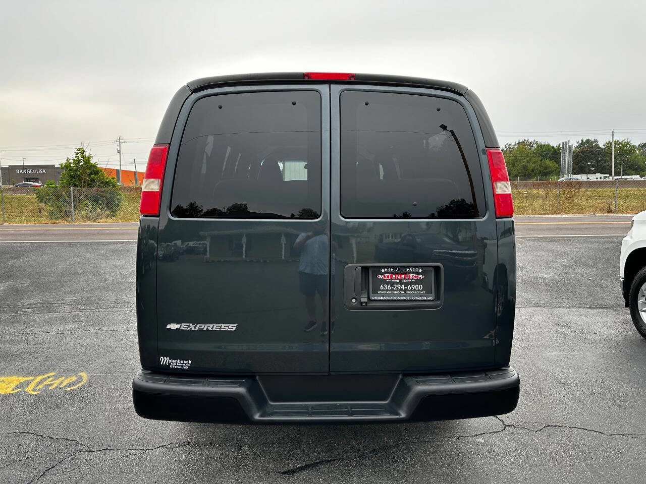 Used 2017 Chevrolet Express 2500 LS image 7