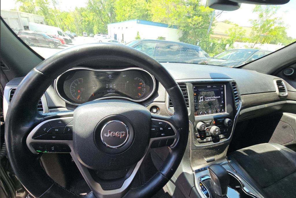 Used 2018 Jeep Grand Cherokee Altitude AWD/4WD image 5
