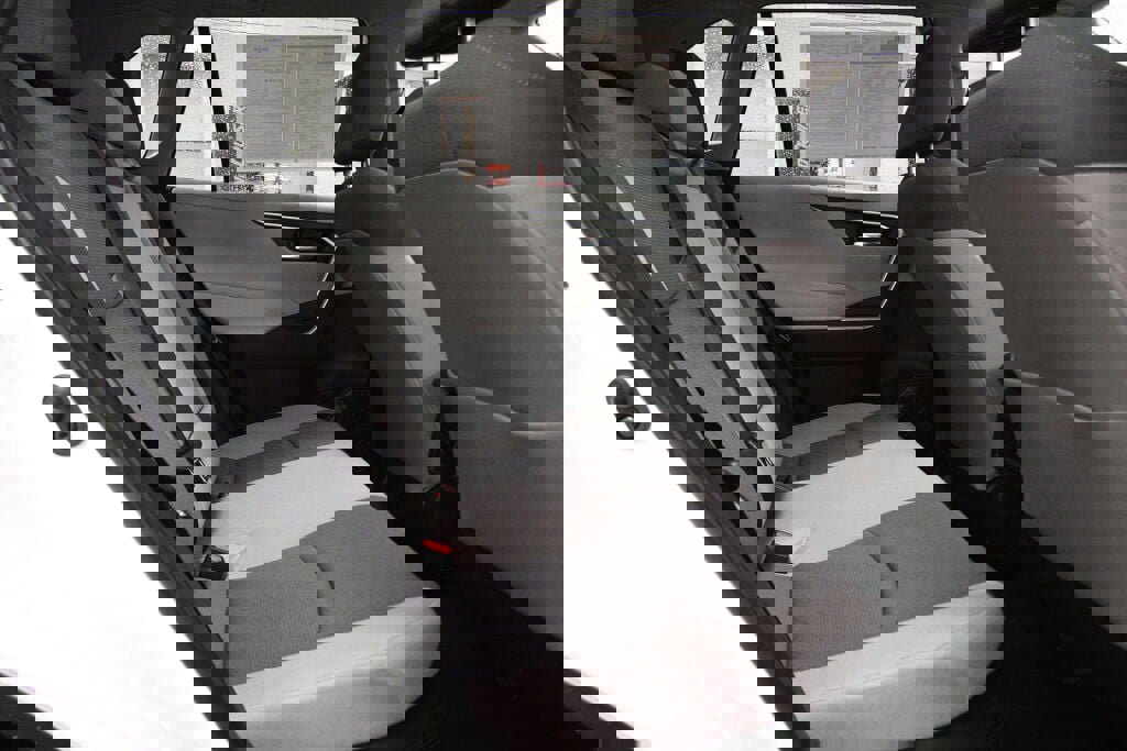 Used 2025 Toyota RAV4 XLE w/ Convenience Package image 25