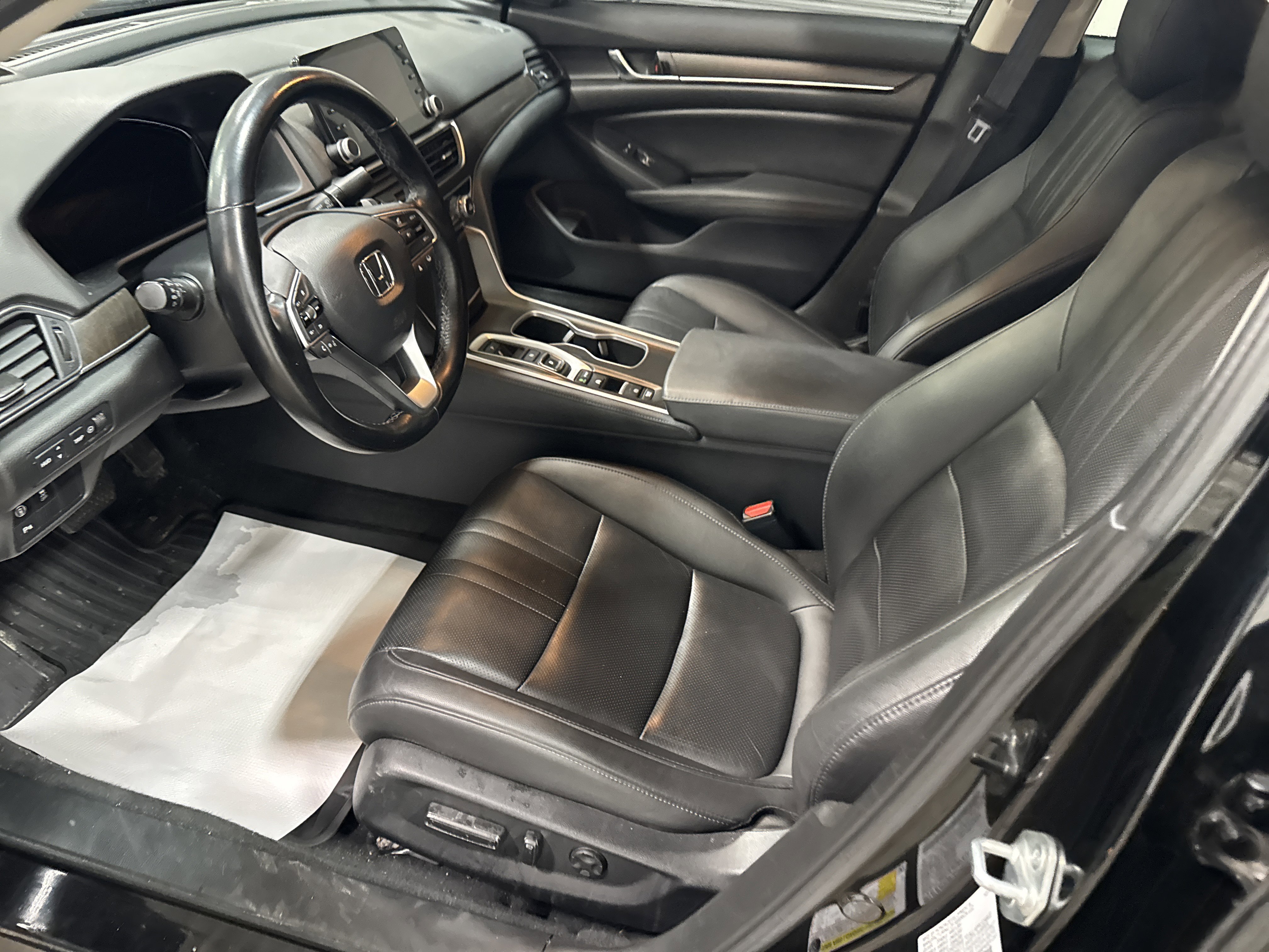 Used 2021 Honda Accord Touring image 13