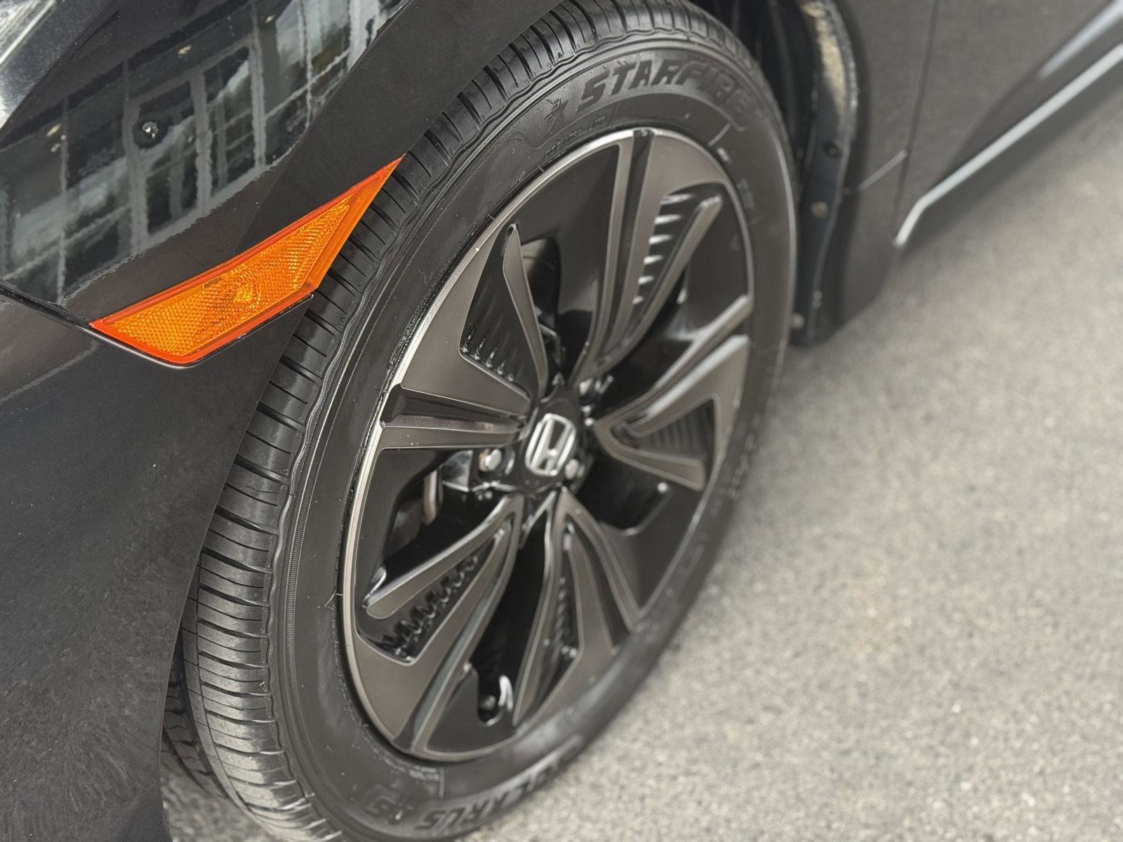 Used 2017 Honda Civic EX-L image 11