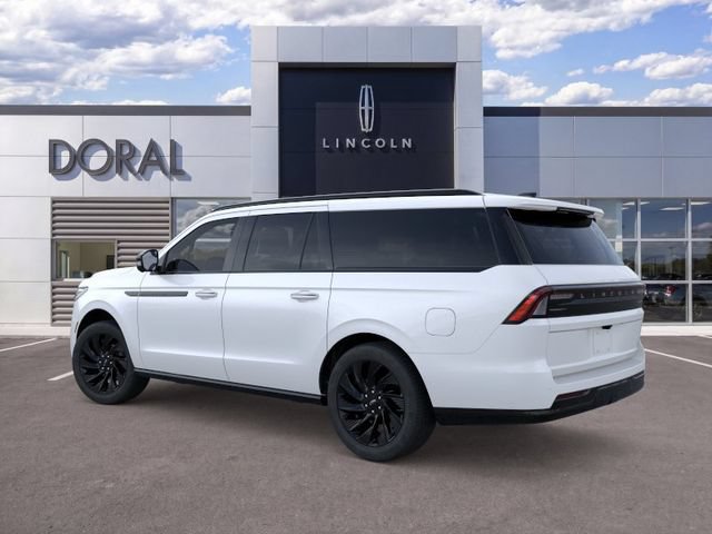 New 2026 Lincoln Navigator L Reserve w/ Jet Appearance Package AWD/4WD image 4