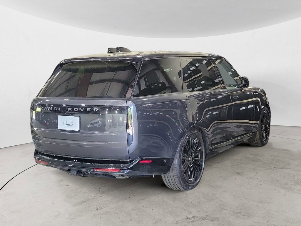 New 2025 Land Rover Range Rover Long Wheelbase SE image 5