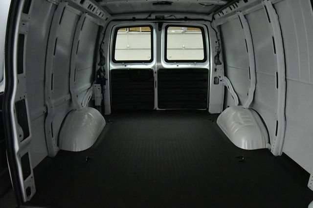 New 2025 Chevrolet Express 3500 Extended RWD image 23