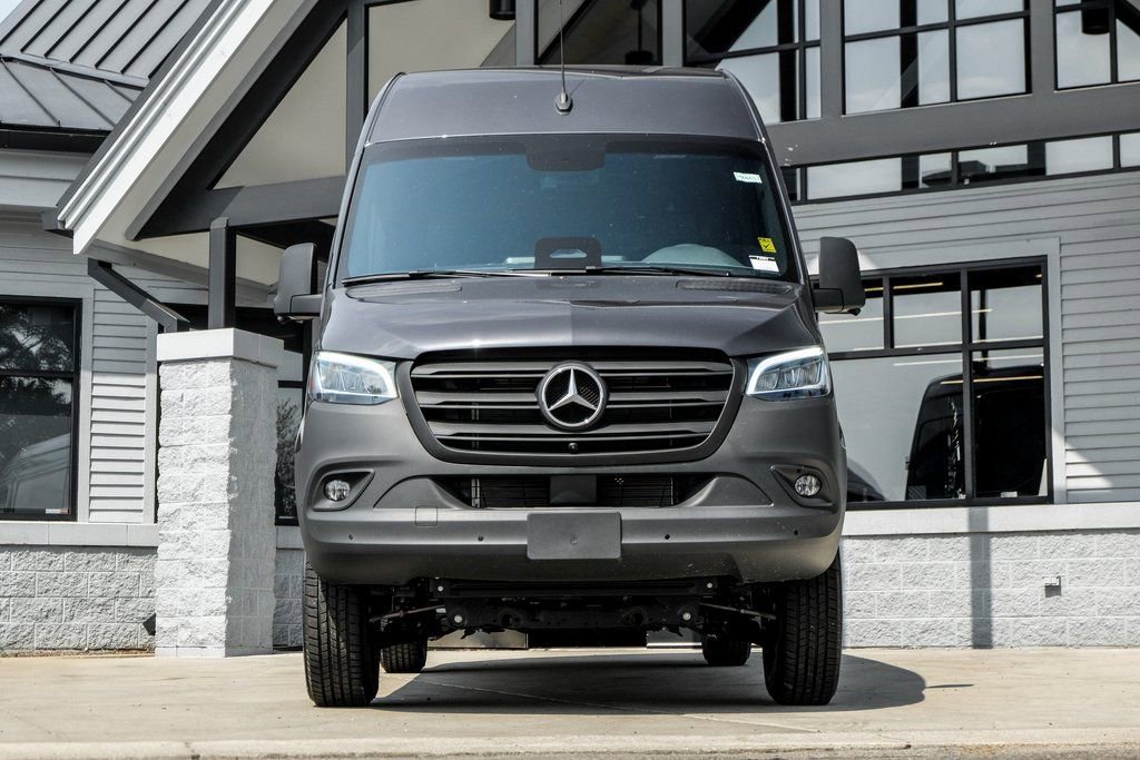 Used 2025 Mercedes-Benz Sprinter 2500 image 5