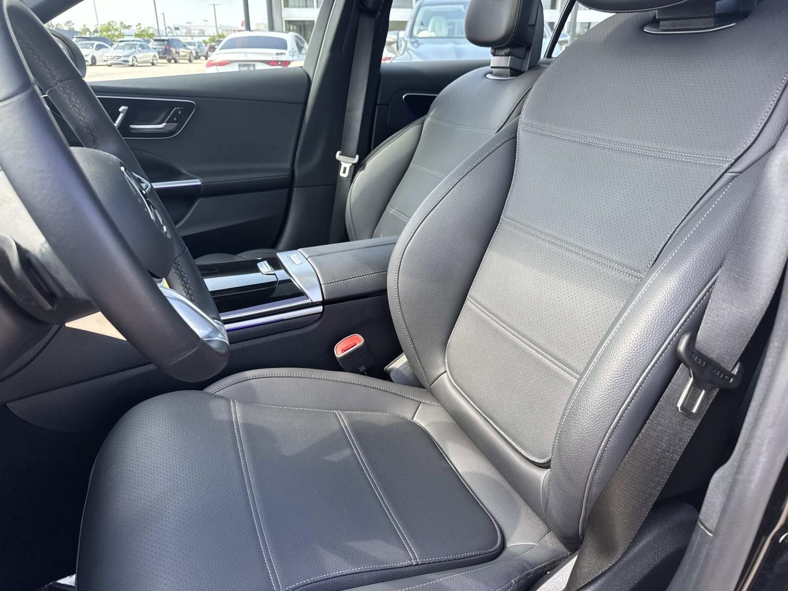 Used 2025 Mercedes-Benz C 300 Sedan image 16