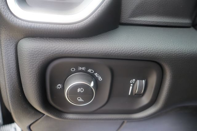 New 2026 RAM 3500 Big Horn AWD/4WD image 17