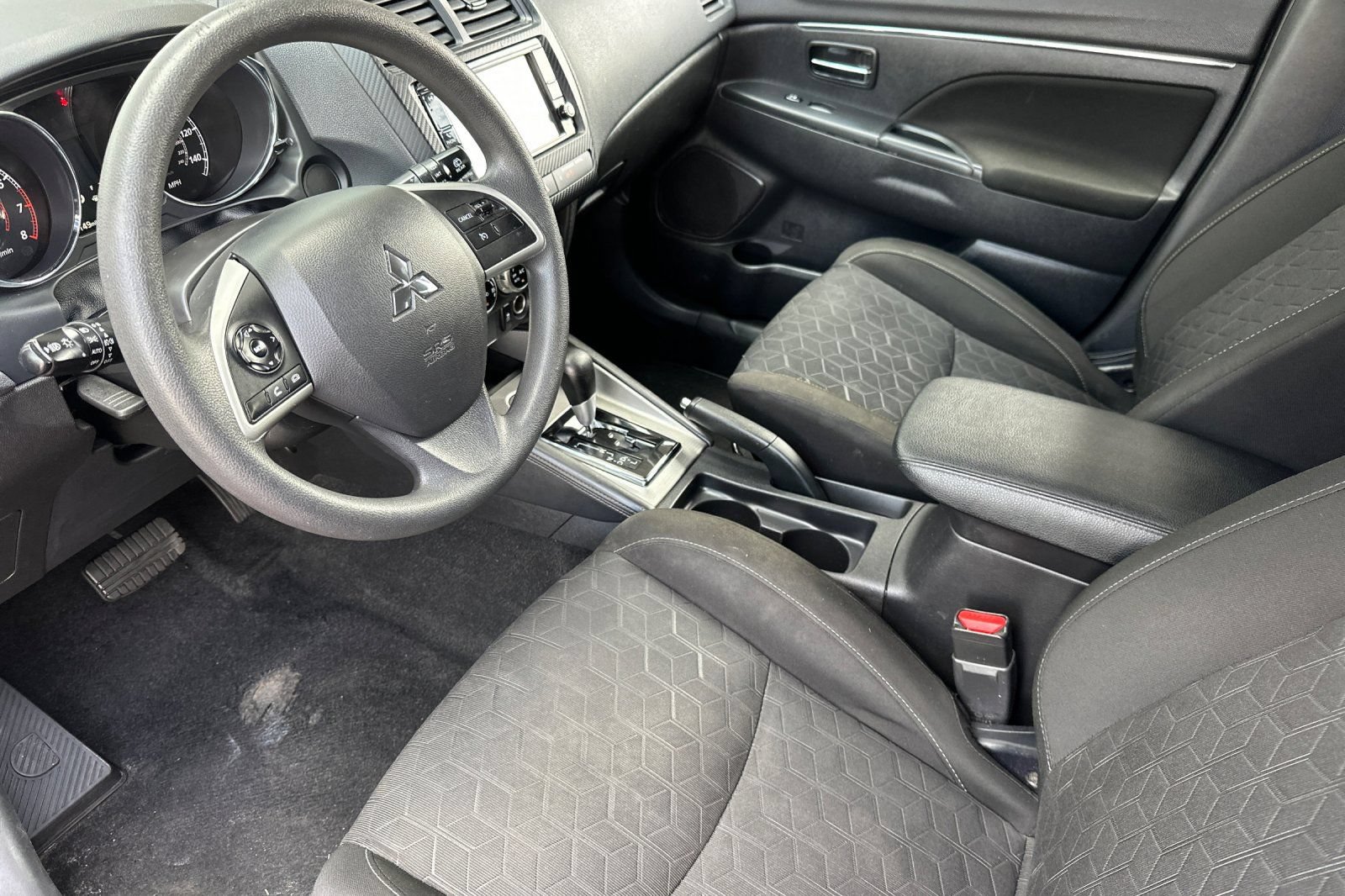 Used 2022 Mitsubishi Outlander Sport ES FWD image 9