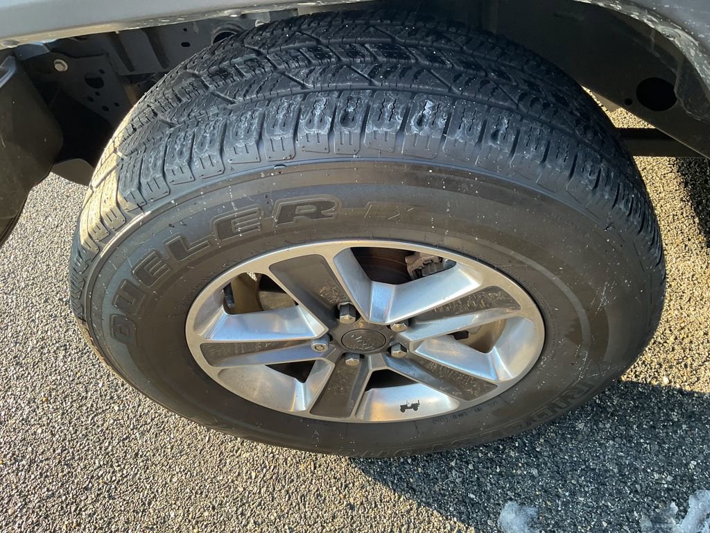 Used 2023 Jeep Wrangler Unlimited Sahara image 5