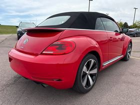 Used 2015 Volkswagen Beetle R-Line FWD image 7