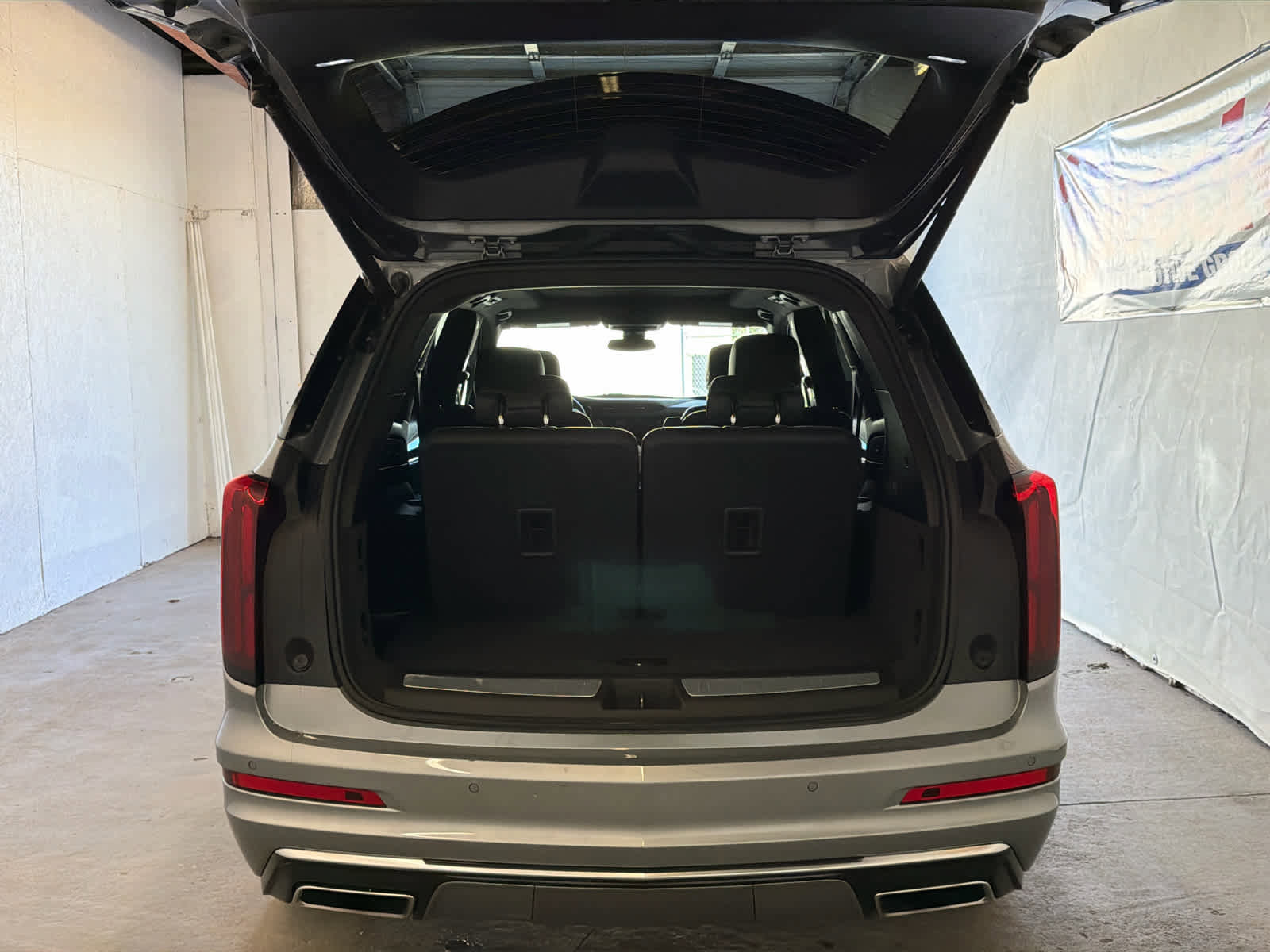 Used 2025 Cadillac XT6 Premium Luxury FWD image 7