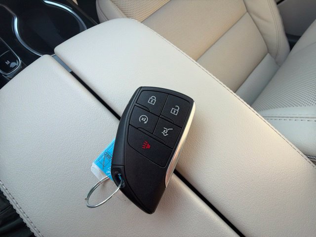 Used 2021 Buick Envision Essence w/ Technology Package I AWD/4WD image 17