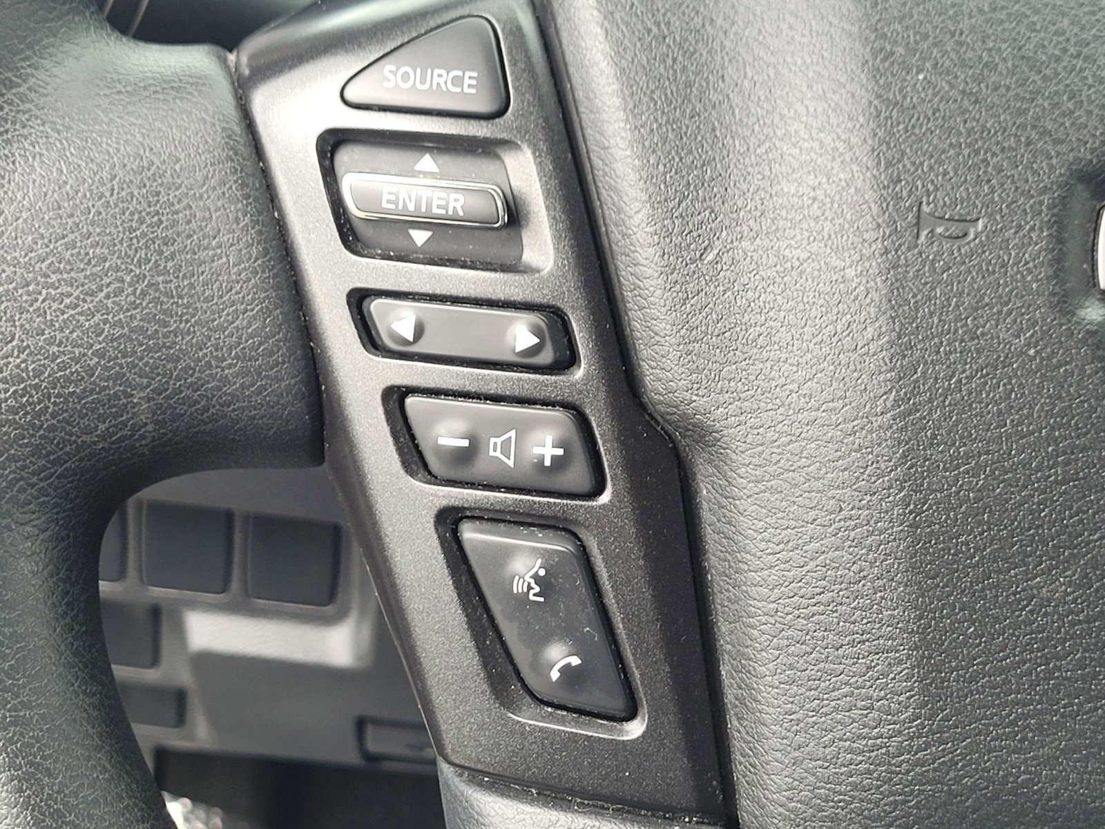 Used 2023 Nissan Frontier SV image 24