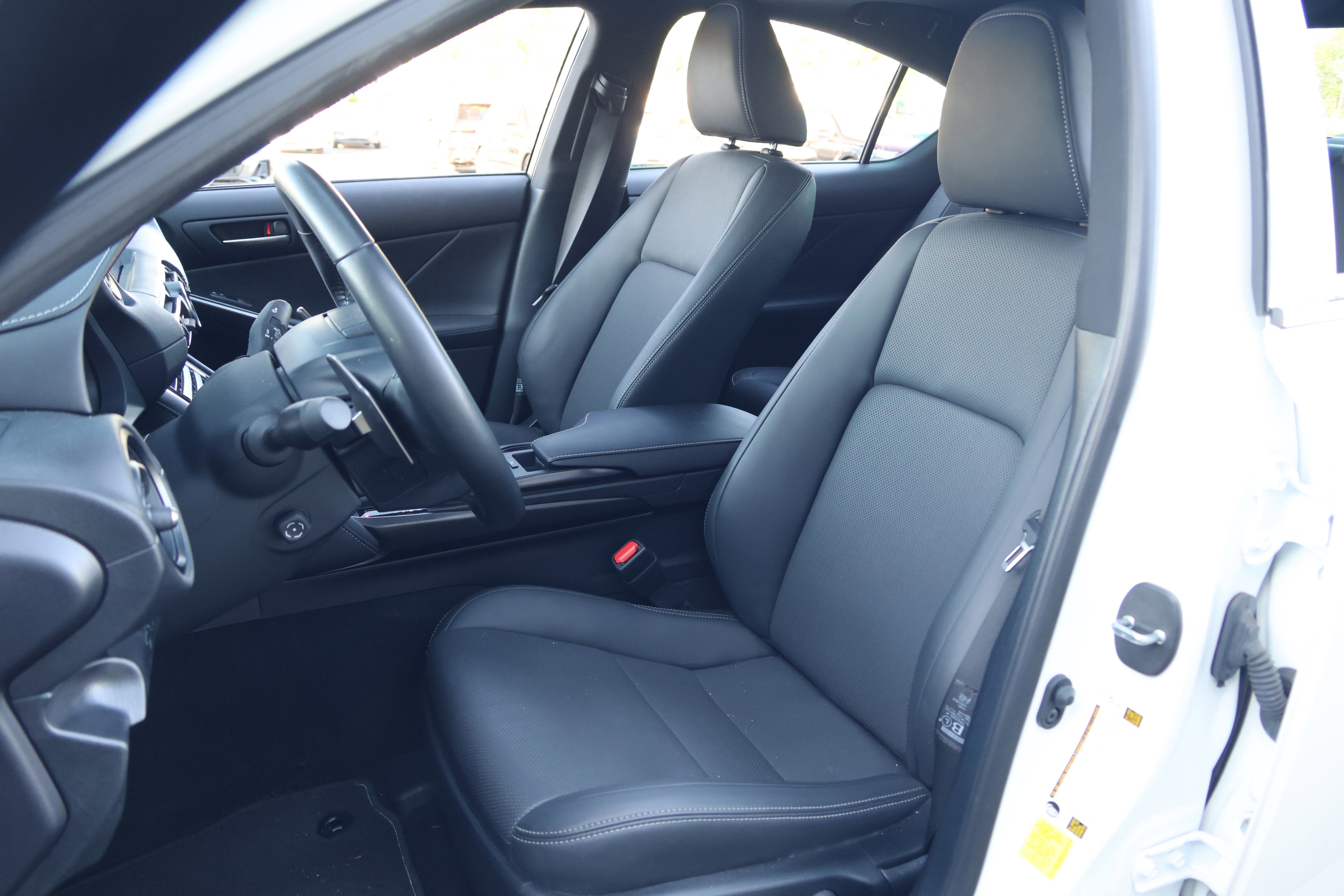 Used 2024 Lexus IS 300 w/ Premium Package RWD image 34