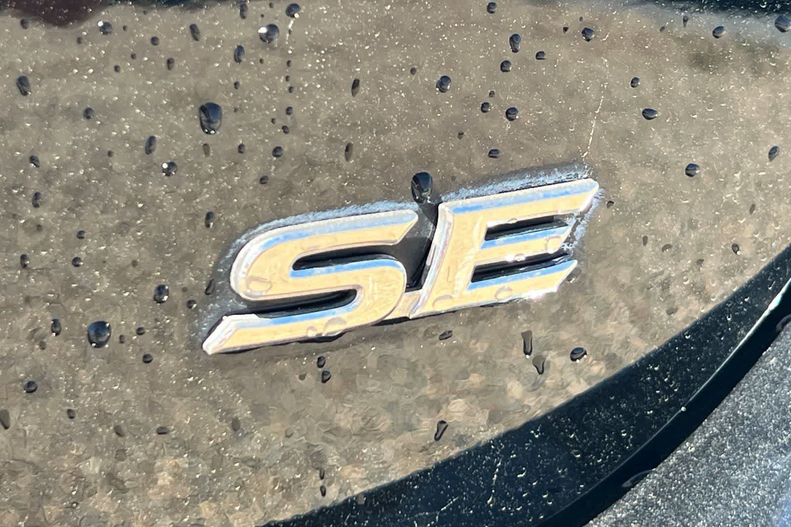 Used 2019 Toyota Camry SE FWD image 16