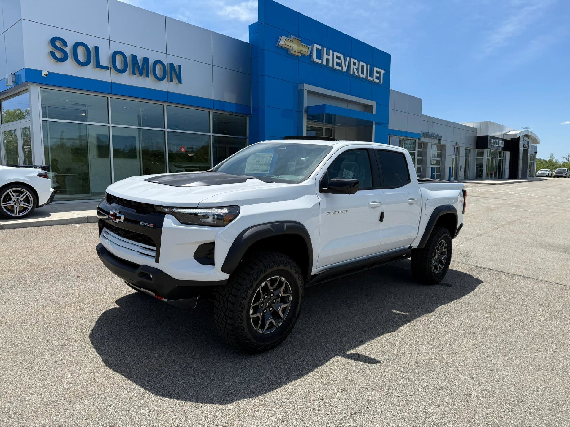 New 2026 Chevrolet Colorado ZR2 w/ Technology Package AWD/4WD image 1