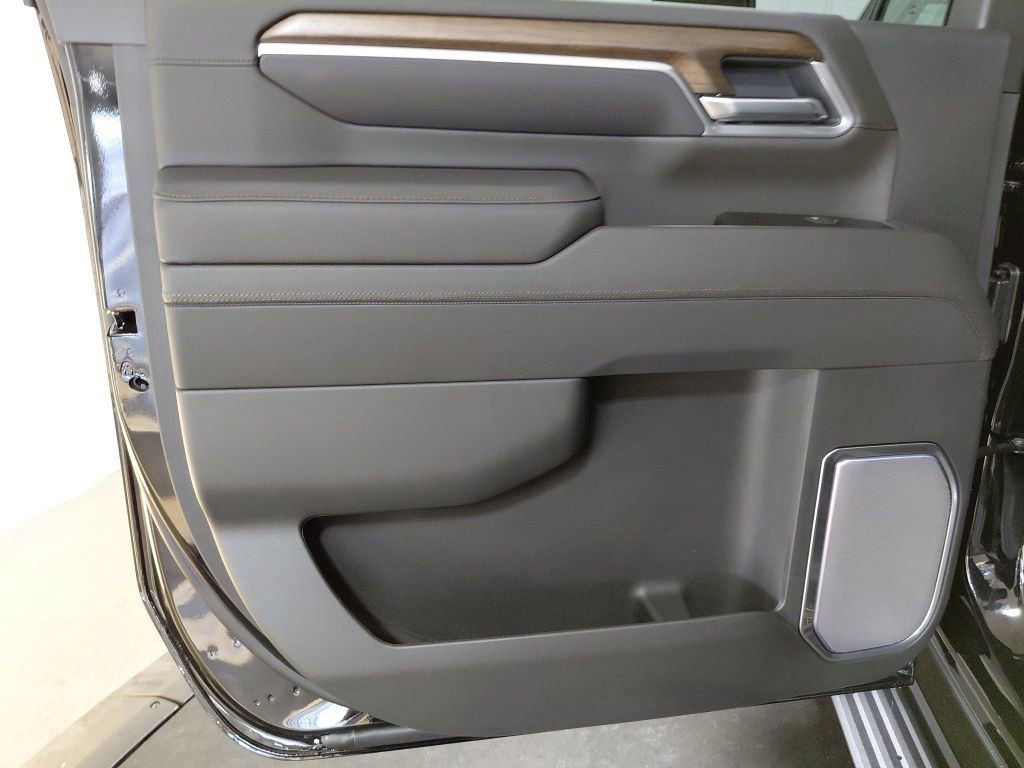 New 2026 Chevrolet Silverado 3500 High Country w/ Midnight Edition image 17