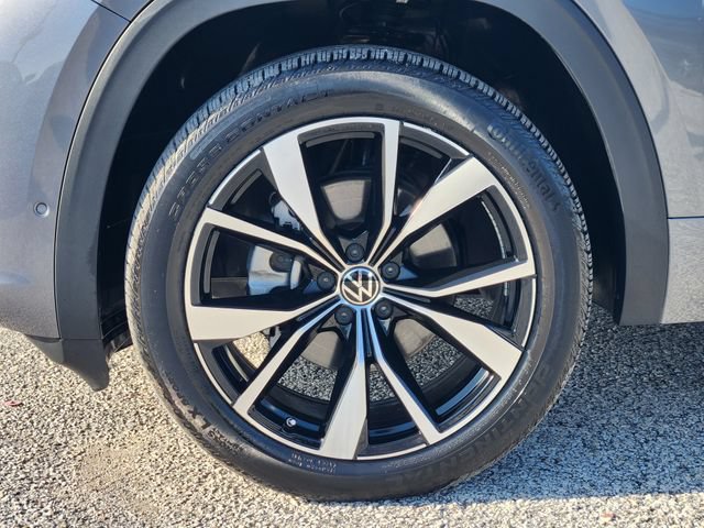 Used 2025 Volkswagen Atlas Cross Sport SEL Premium R-Line AWD/4WD image 10