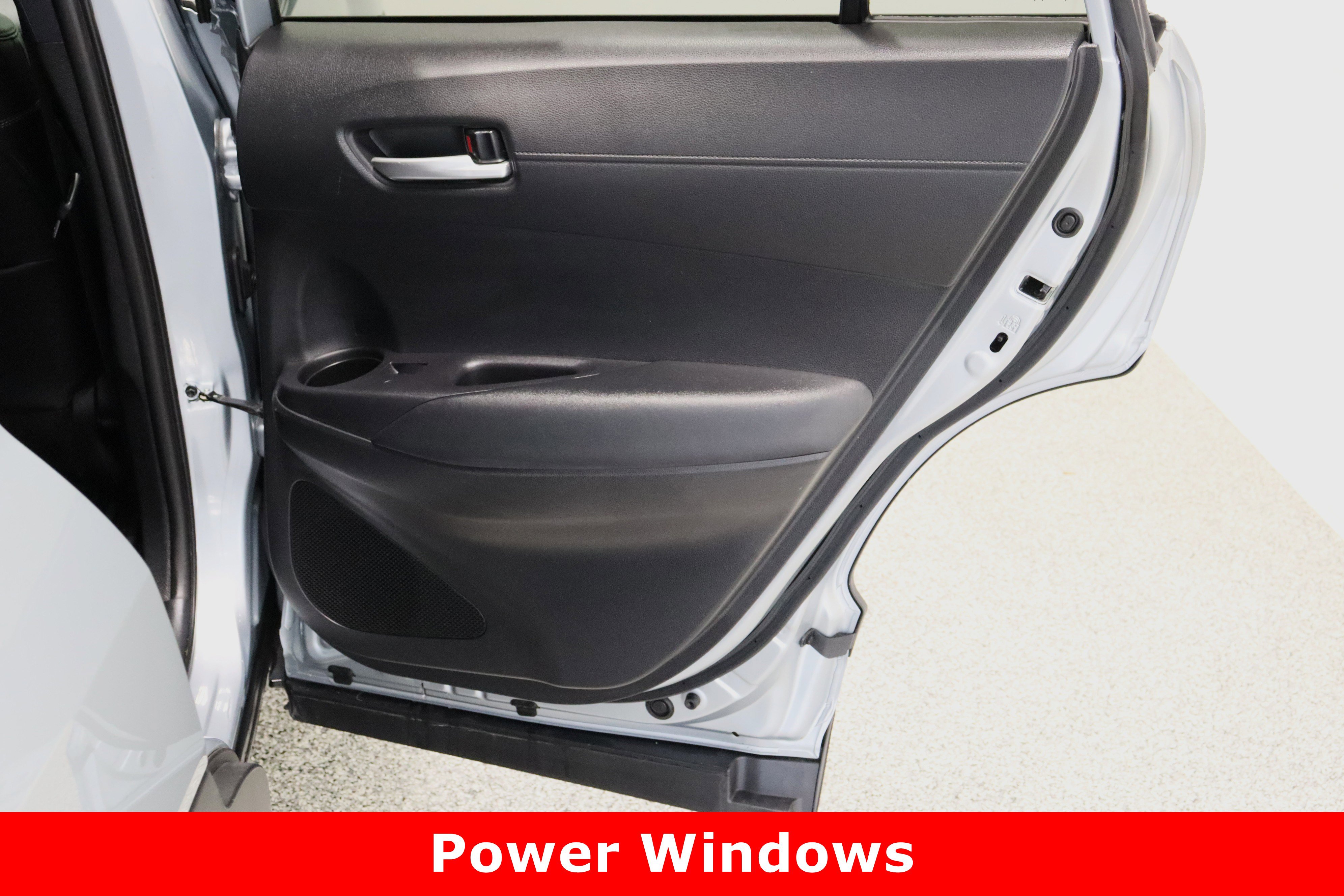 Certified 2024 Toyota Corolla Cross XLE image 34