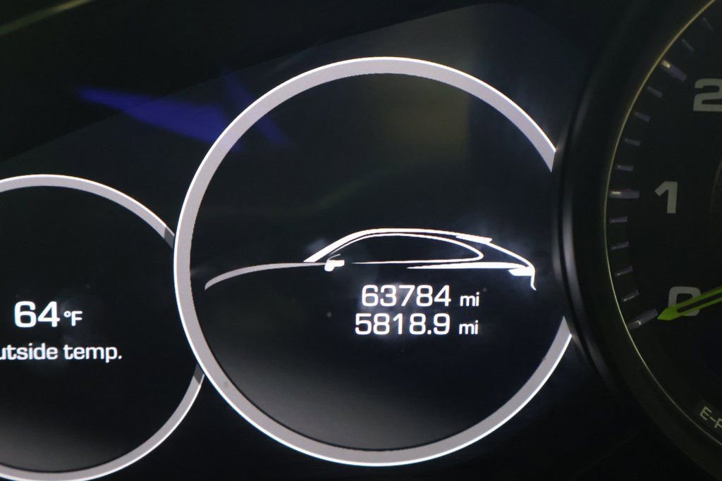 Used 2020 Porsche Cayenne E-Hybrid Coupe w/ Premium Package image 17