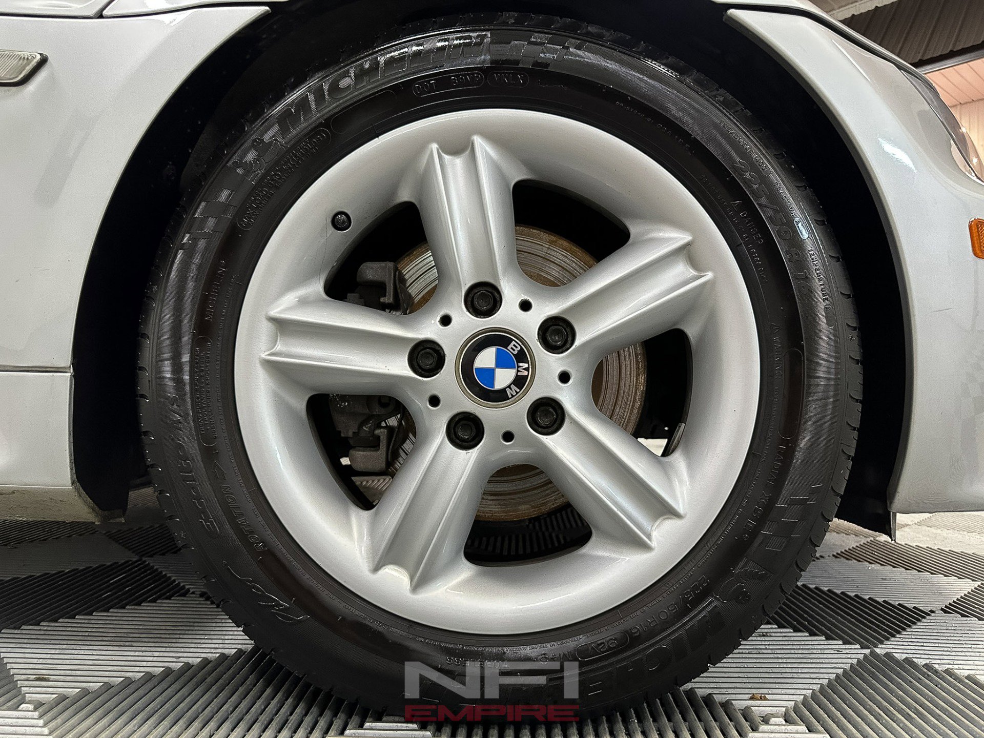 Used 2000 BMW Z3 2.5i image 25