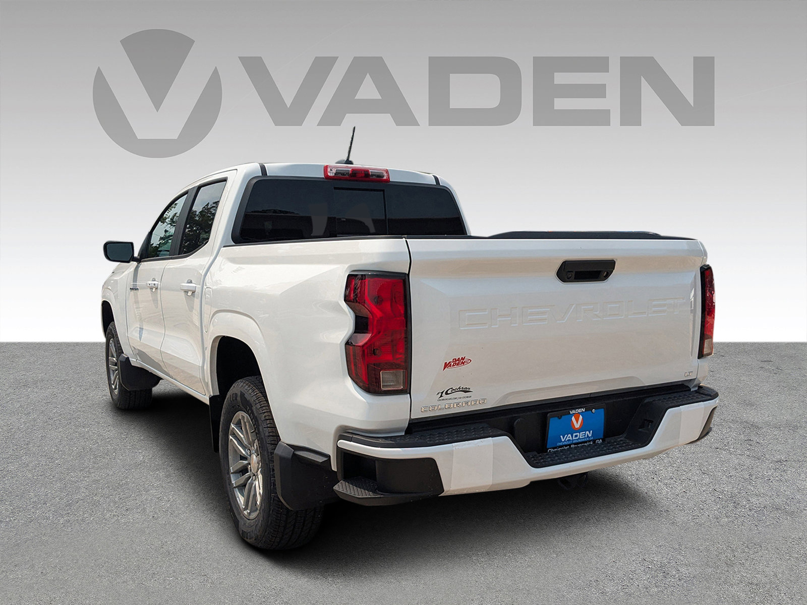 Used 2024 Chevrolet Colorado LT w/ LT Convenience Package II image 19