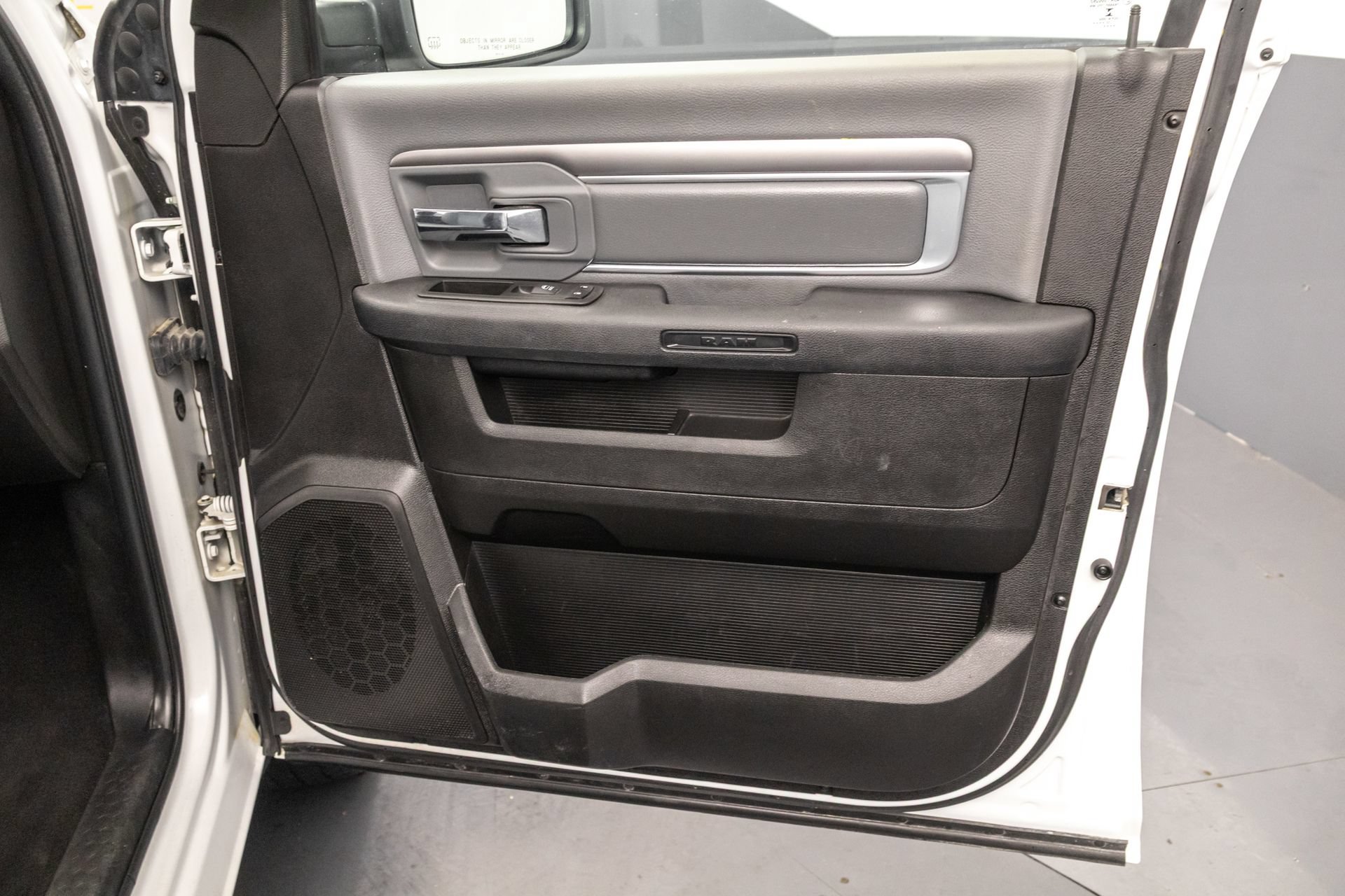 Used 2022 RAM 1500 Classic SLT w/ Electronics Group AWD/4WD image 43