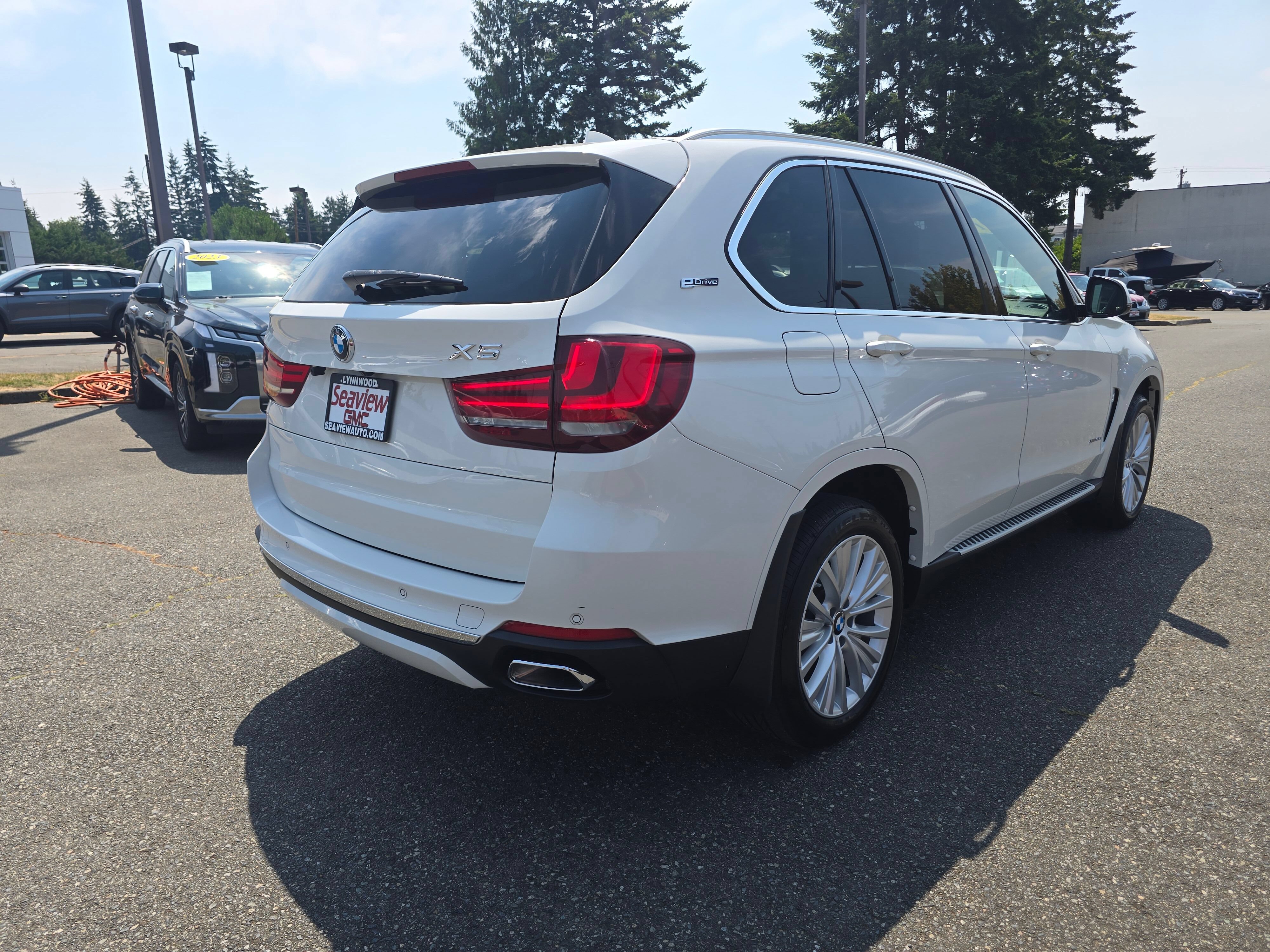 Used 2017 BMW X5 xDrive40e w/ Premium Package AWD/4WD image 7