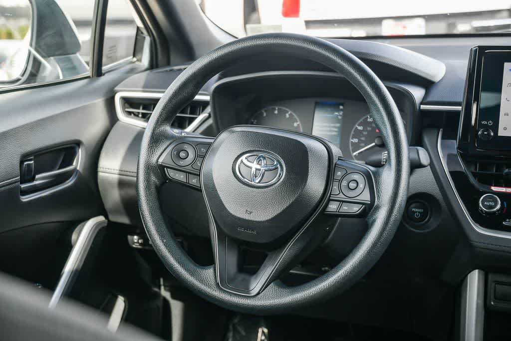 Used 2025 Toyota Corolla Cross AWD Hybrid image 12