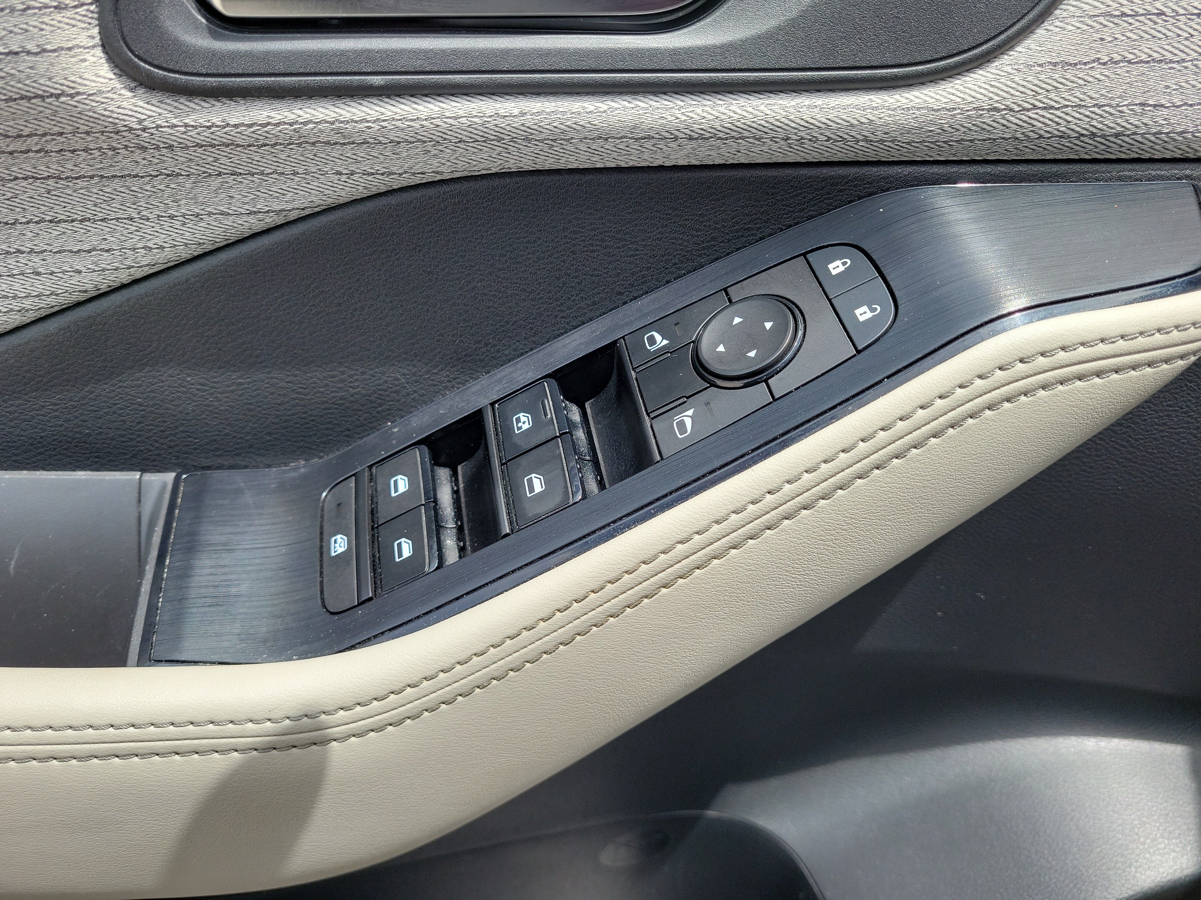 Certified 2021 Nissan Rogue SV FWD image 16