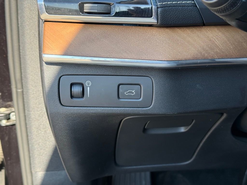 Used 2018 Volvo XC90 T6 Inscription w/ Convenience Package image 18