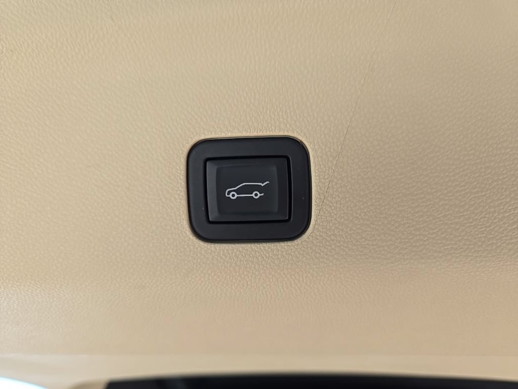 Used 2024 Cadillac Escalade Premium Luxury AWD/4WD image 66