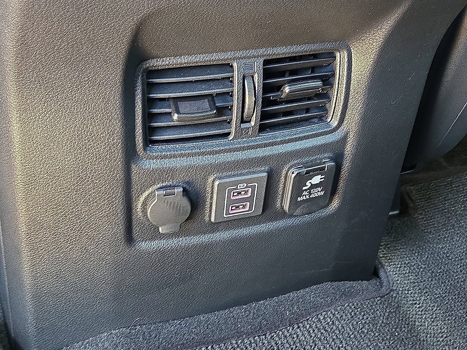 Used 2024 Nissan Titan SV w/ SV Bronze Edition Package RWD image 16